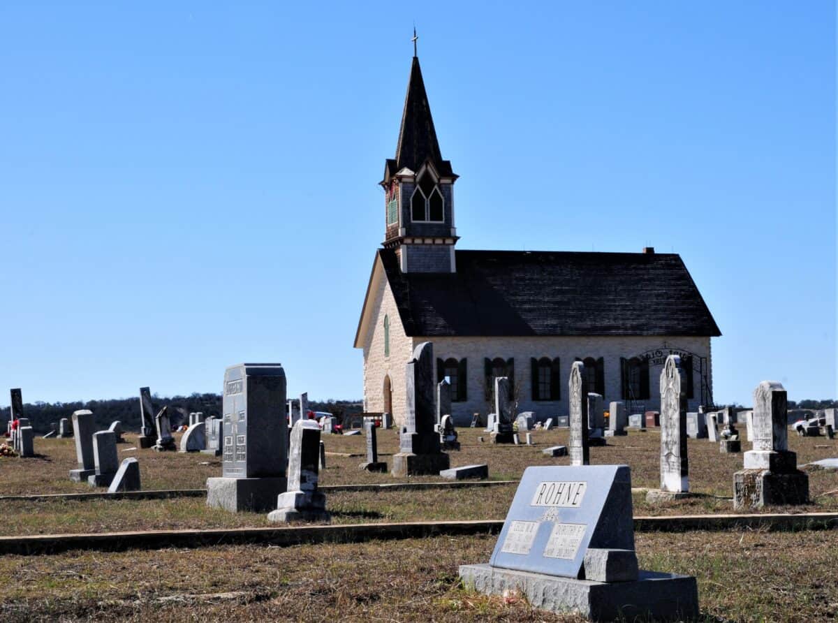 etterkommere etter Evan og Marianne Rohne ved Rock church i det ævre settlementet i NOrse, Bosque County, Texas.